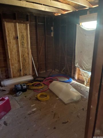 902 AARON PL, San Antonio, TX 78221