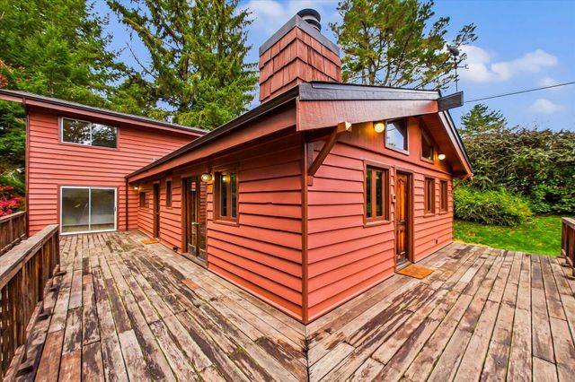 2320 Golf Course Road, Bayside South, CA 95524