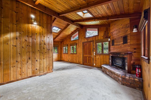 2320 Golf Course Road, Bayside South, CA 95524