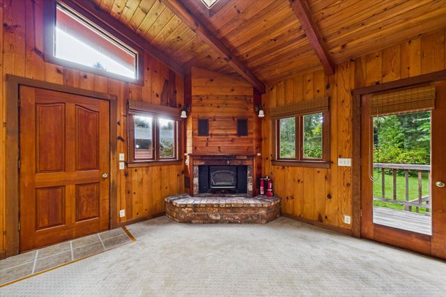 2320 Golf Course Road, Bayside South, CA 95524