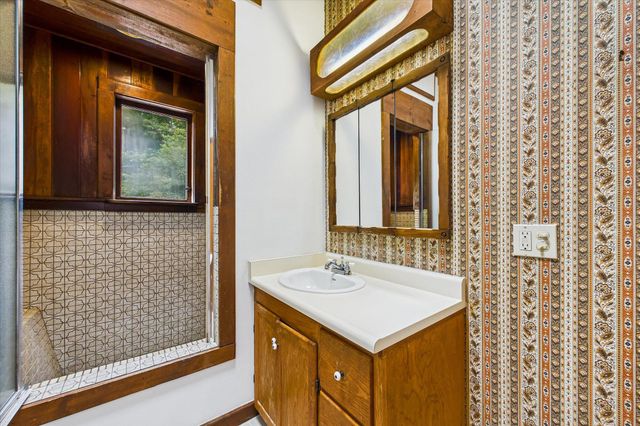 2320 Golf Course Road, Bayside South, CA 95524