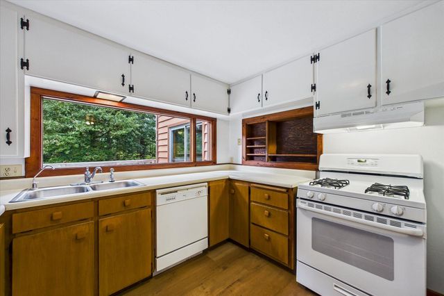 2320 Golf Course Road, Bayside South, CA 95524