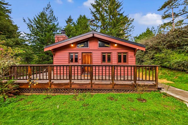 2320 Golf Course Road, Bayside South, CA 95524