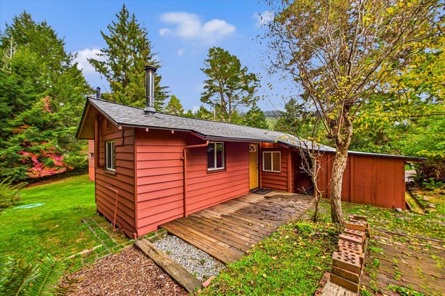 2320 Golf Course Road, Bayside South, CA 95524