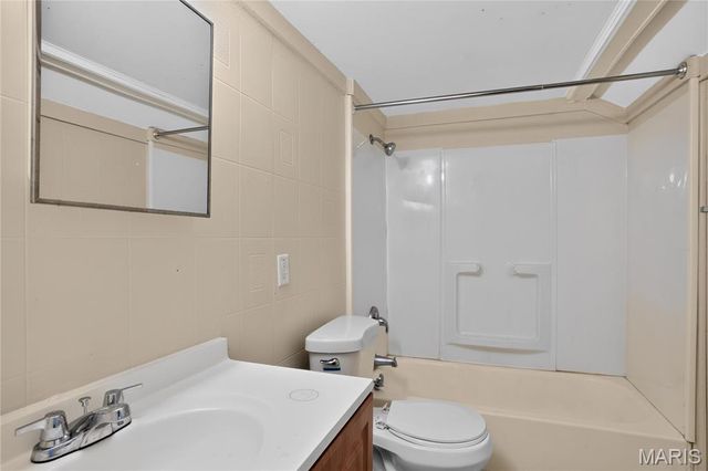 16 Miller Place, St Louis, MO 63135