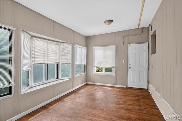 16 Miller Place, St Louis, MO 63135