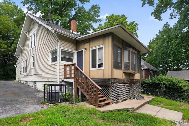 16 Miller Place, St Louis, MO 63135