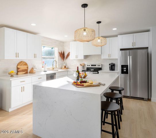 6002 E HARTFORD Avenue, Scottsdale, AZ 85254