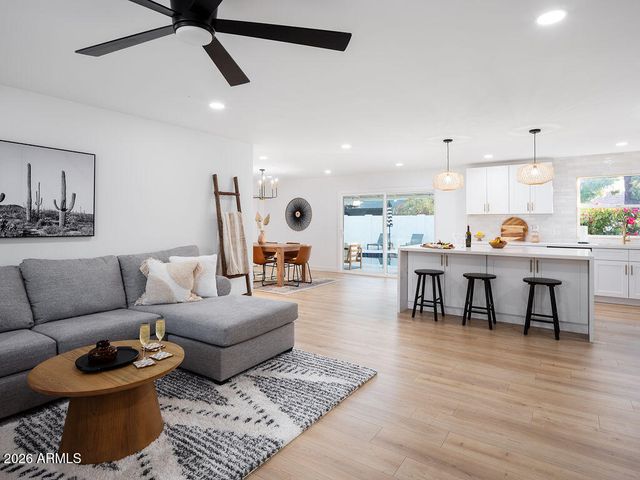 6002 E HARTFORD Avenue, Scottsdale, AZ 85254