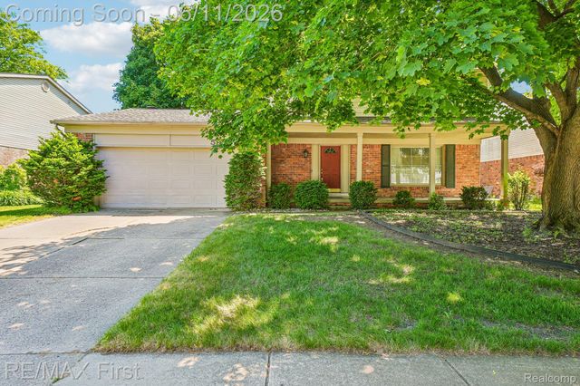 5950 Diamond Drive, Troy, MI 48085