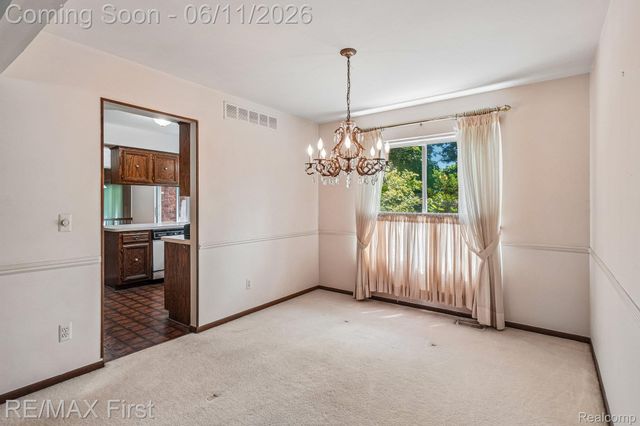5950 Diamond Drive, Troy, MI 48085