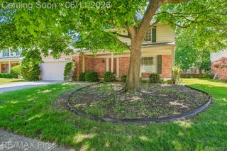 5950 Diamond Drive, Troy, MI 48085