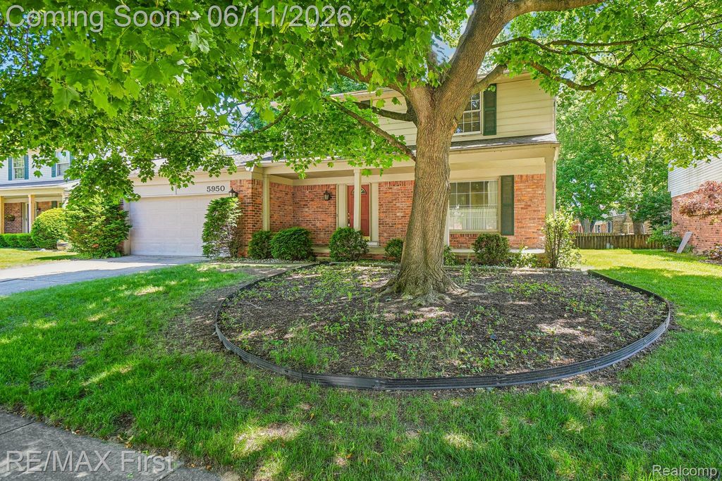 5950 Diamond Drive, Troy, MI 48085