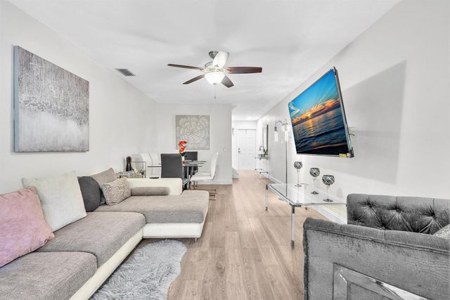 6663 Via Regina, Boca Raton, FL 33433