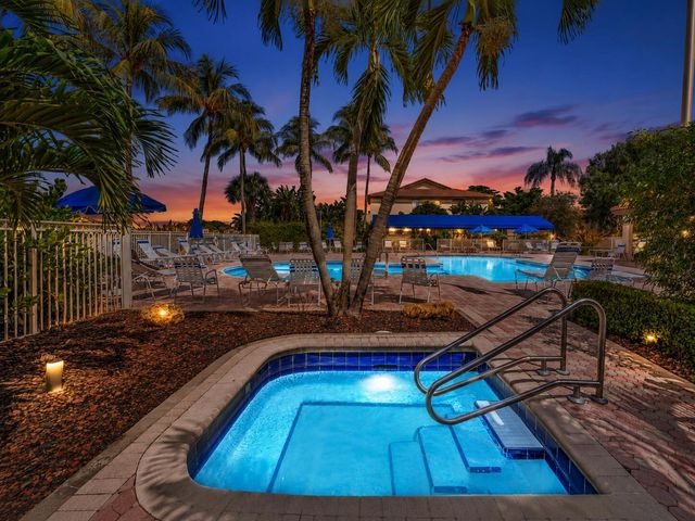 6663 Via Regina, Boca Raton, FL 33433