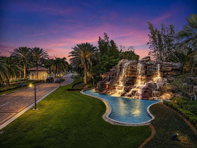 6663 Via Regina, Boca Raton, FL 33433