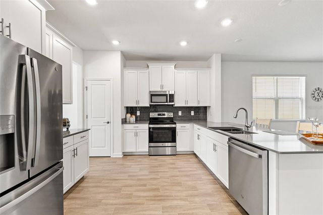 11442 LISTENING DRIVE, Orlando, FL 32832