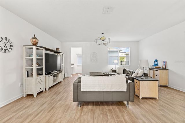11442 LISTENING DRIVE, Orlando, FL 32832