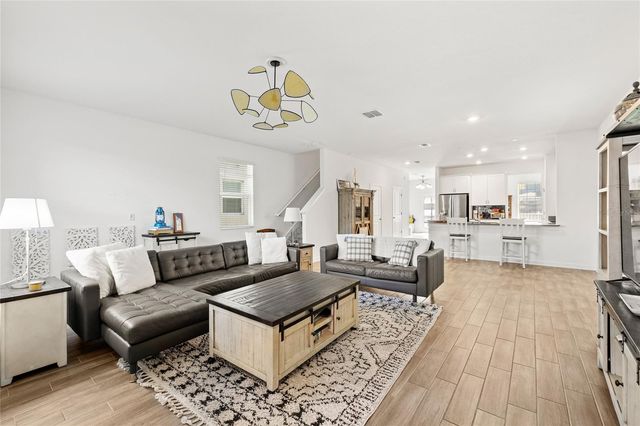 11442 LISTENING DRIVE, Orlando, FL 32832