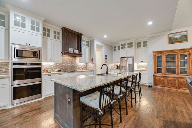 252 Agua Linda Drive, Godley, TX 76044