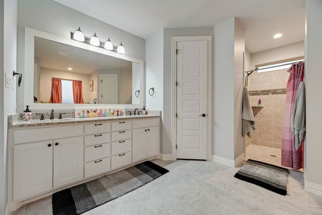 252 Agua Linda Drive, Godley, TX 76044