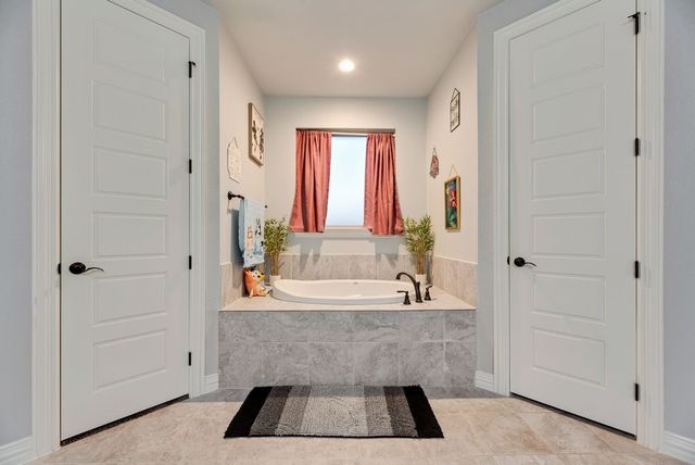 252 Agua Linda Drive, Godley, TX 76044