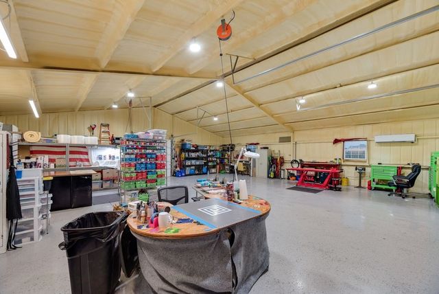 252 Agua Linda Drive, Godley, TX 76044