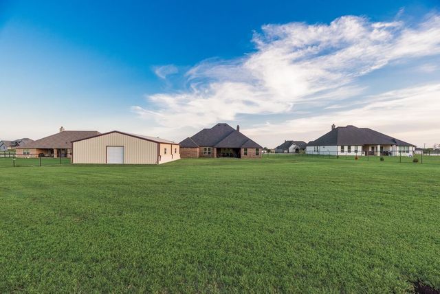 252 Agua Linda Drive, Godley, TX 76044