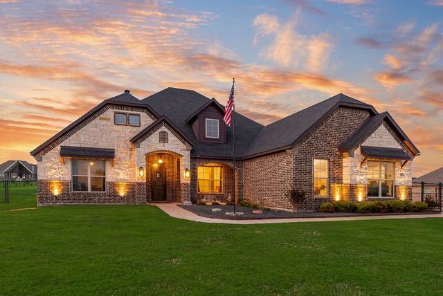 252 Agua Linda Drive, Godley, TX 76044