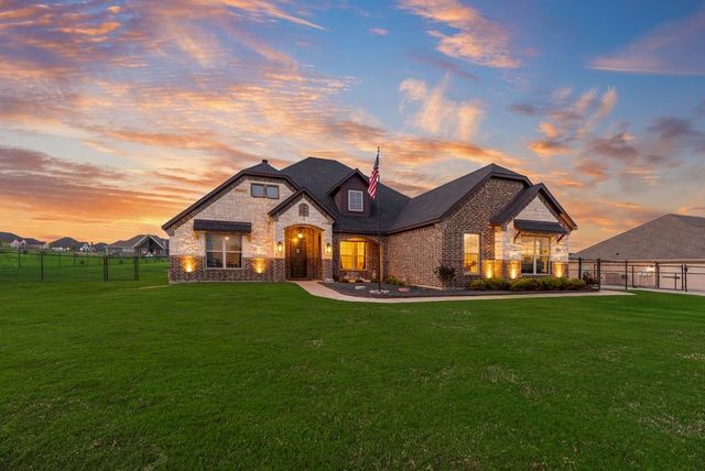 252 Agua Linda Drive, Godley, TX 76044