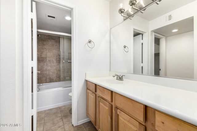 1880 E MORTEN Avenue 217, Phoenix, AZ 85020