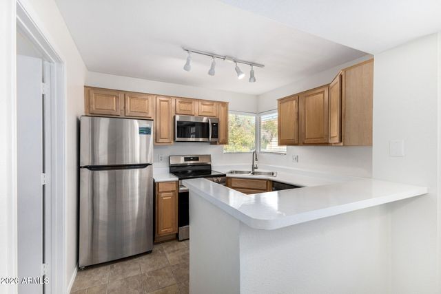 1880 E MORTEN Avenue 217, Phoenix, AZ 85020