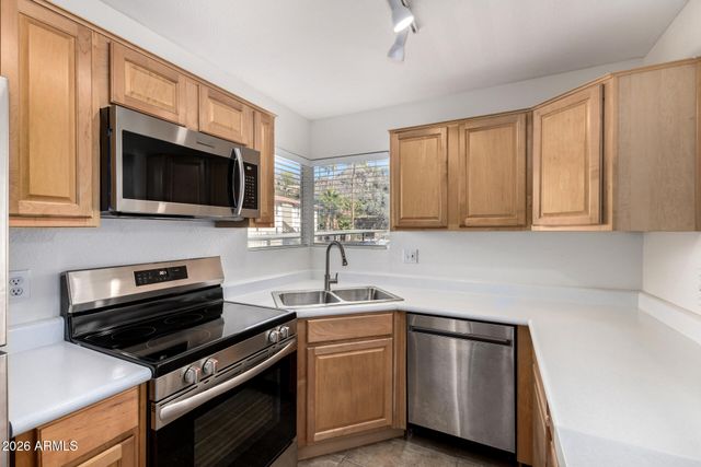 1880 E MORTEN Avenue 217, Phoenix, AZ 85020