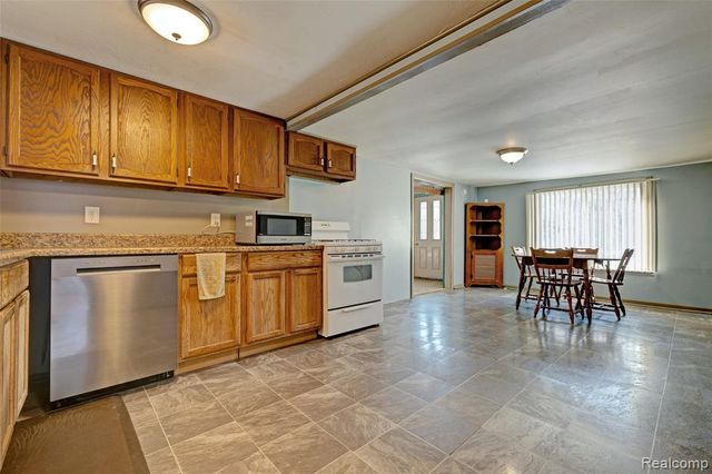 1717 S Sashabaw Road, Ortonville, MI 48462