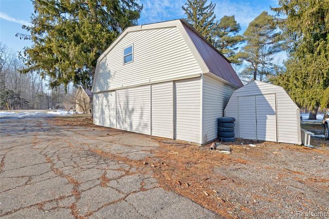 1717 S Sashabaw Road, Ortonville, MI 48462