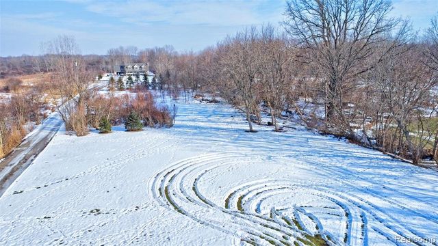 1717 S Sashabaw Road, Ortonville, MI 48462