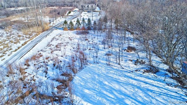 1717 S Sashabaw Road, Ortonville, MI 48462