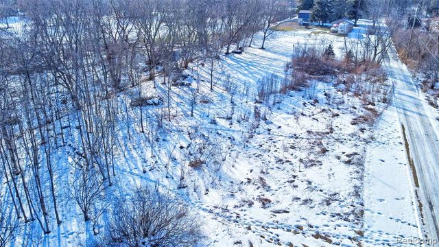 1717 S Sashabaw Road, Ortonville, MI 48462