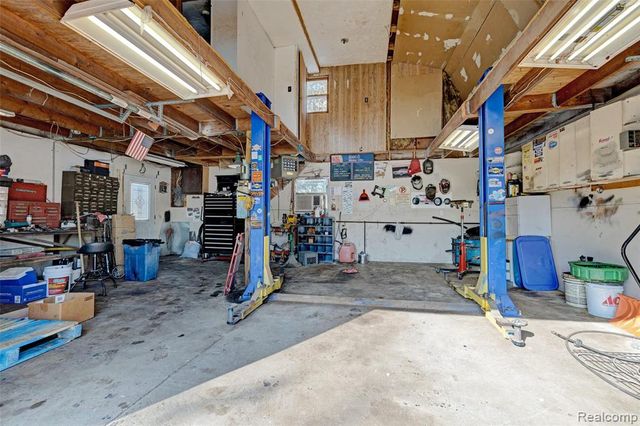 1717 S Sashabaw Road, Ortonville, MI 48462