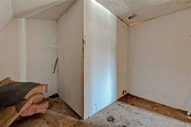 1717 S Sashabaw Road, Ortonville, MI 48462