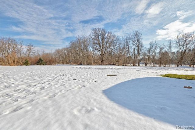 1717 S Sashabaw Road, Ortonville, MI 48462