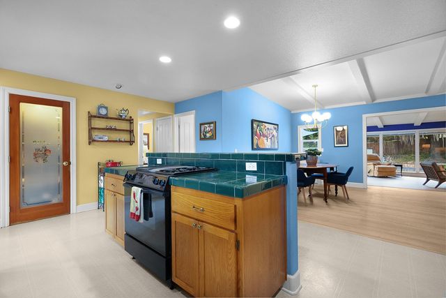 125 Carson Ave, Auburn, CA 95603
