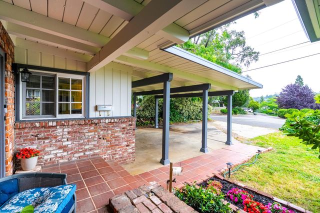 125 Carson Ave, Auburn, CA 95603