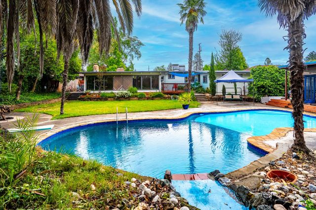 125 Carson Ave, Auburn, CA 95603
