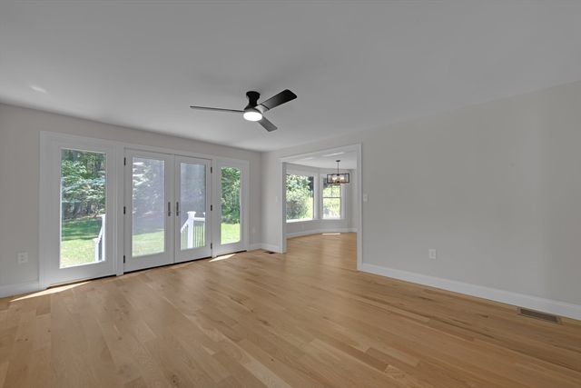 23 Juniper Rd, Franklin, MA 02038