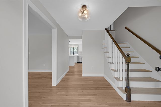 23 Juniper Rd, Franklin, MA 02038