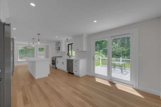 23 Juniper Rd, Franklin, MA 02038