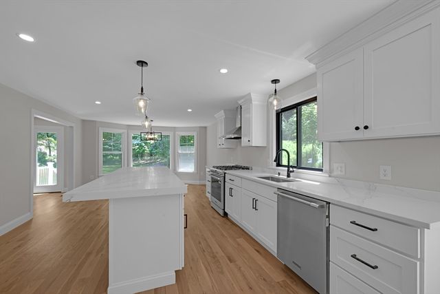 23 Juniper Rd, Franklin, MA 02038
