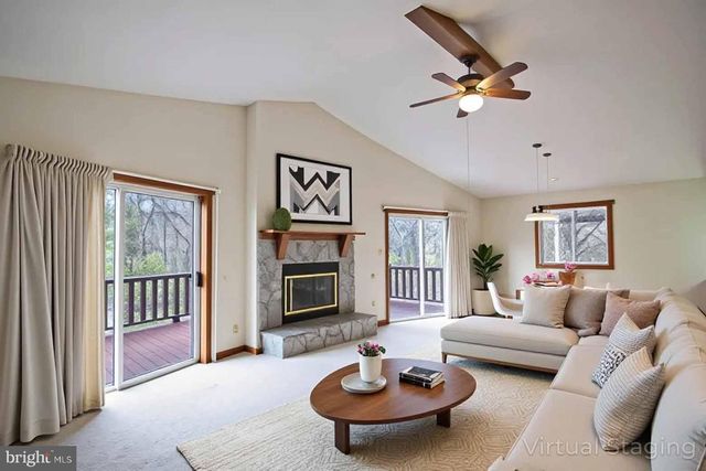 10 LERNER, Basye, VA 22810