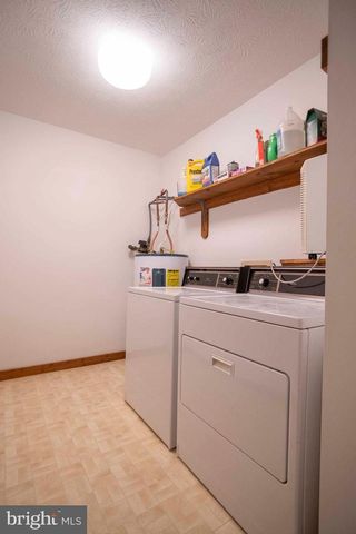 10 LERNER, Basye, VA 22810